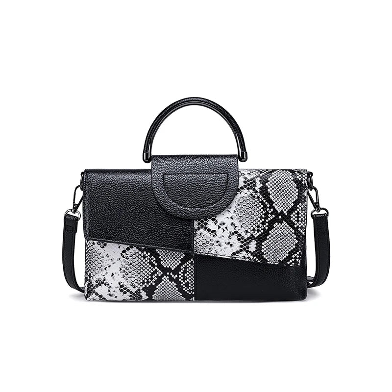 CELINE | STRUCTURED BLACK HANDBAG